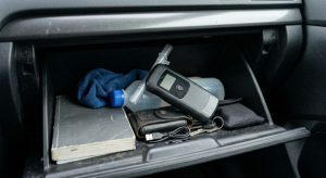 éthylotest dans une boîte à gants
