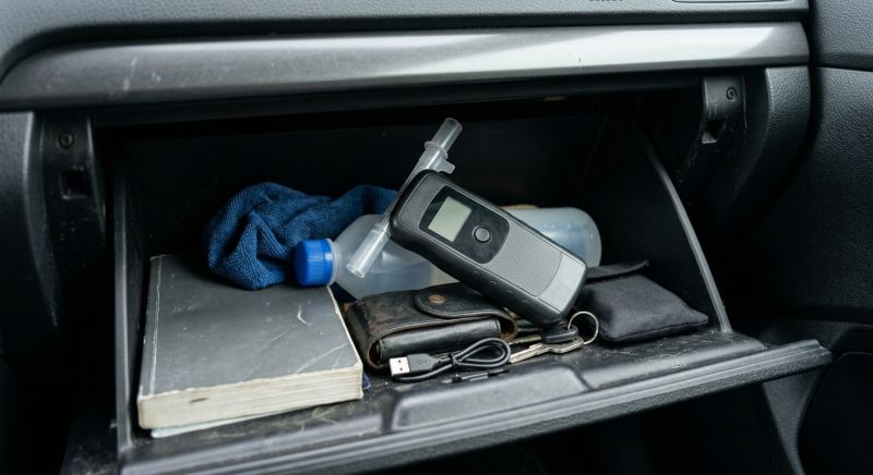 éthylotest dans une boîte à gants